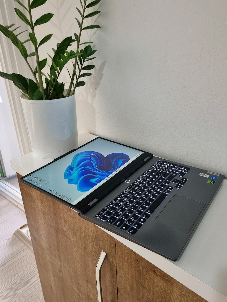 lenovo LOQ 15IAX9 - 5