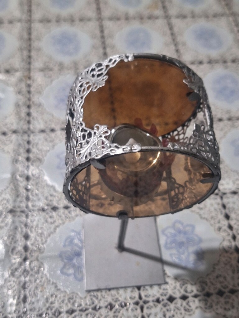 mumluk örtüsü fotoda mevcuttur.metal - 9