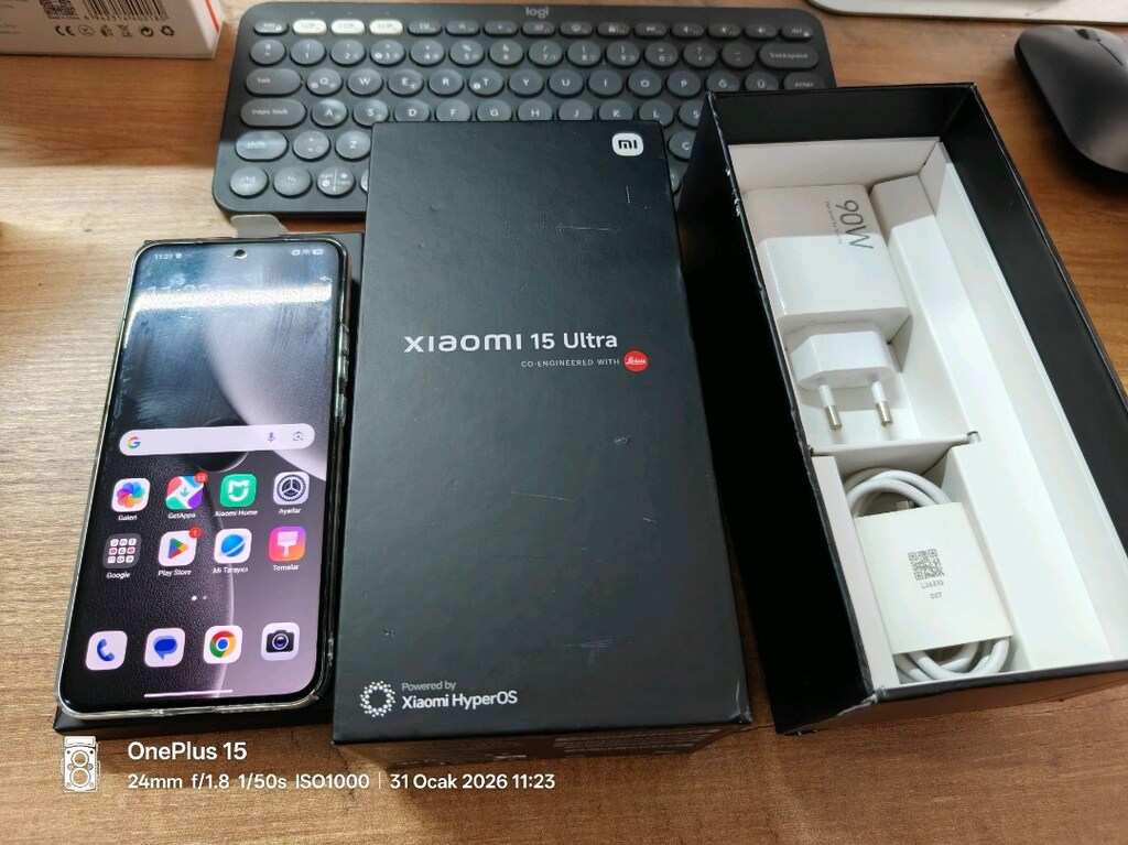 XiaoMi Mi 15 Ultra Global Server Kayıtlı 32/512 GB 8 Gen 4 120X 90W - 3
