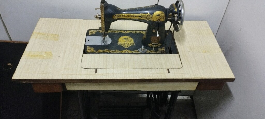 Antika 1959 model Çalışır durumda Omega Dikiş makinası - 2