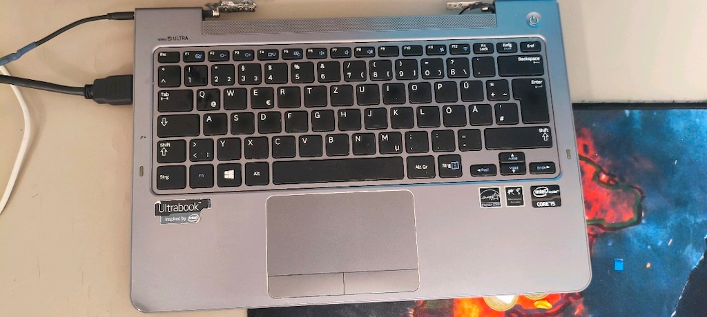 SAMSUNG ULTRABOK_İ5 3.NESİL_4GB RAM_Ssd_1gb ek. ( calisan alt kasa) - 2
