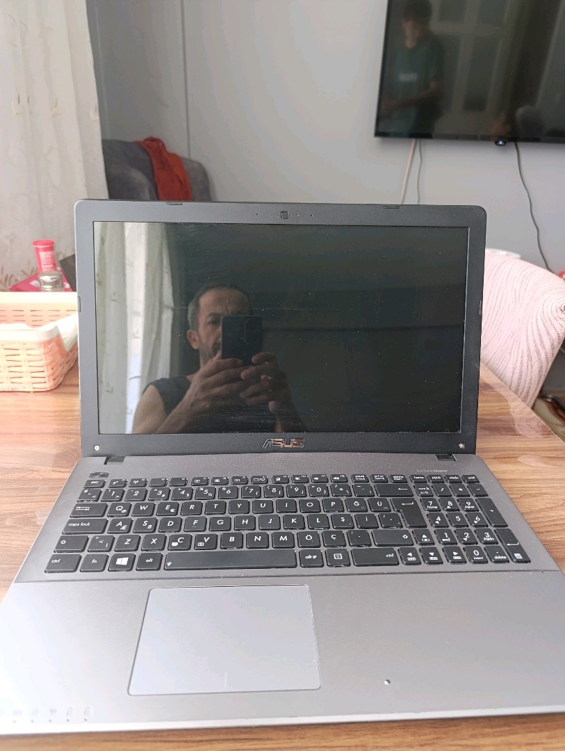 Asus Laptop - 6