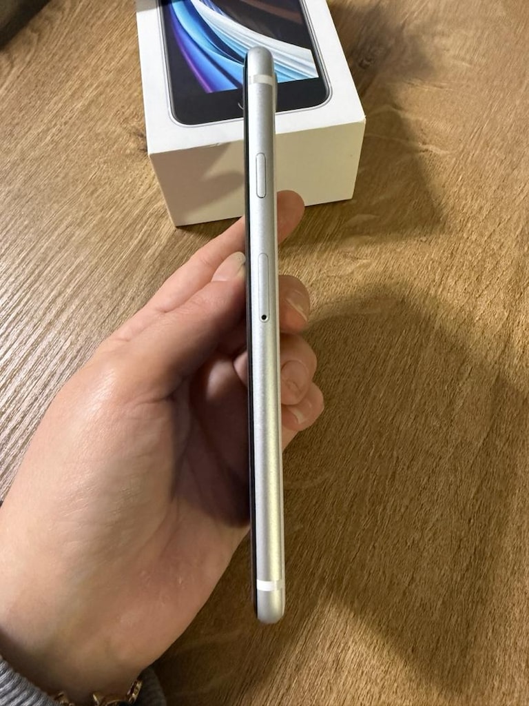 İPhone Se 2 Nesil Telefon 64 Gb - 3