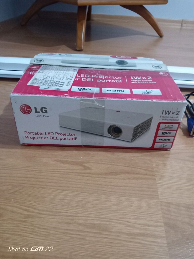 LG projeksiyon cihazı ve projeksiyon perdesi 180*200 - 8