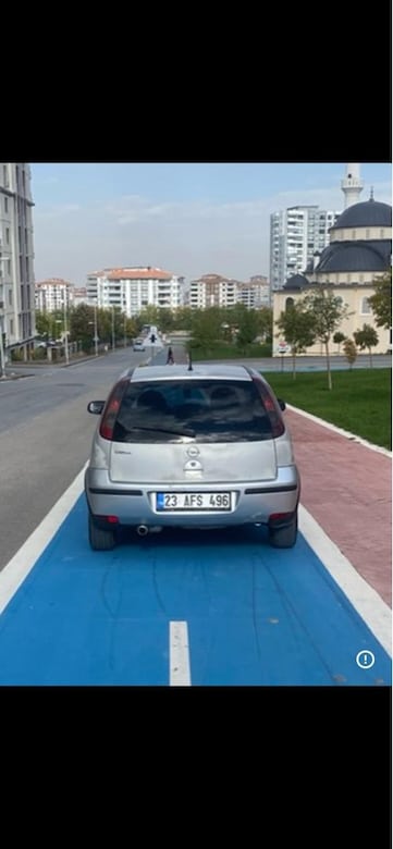 2004 CORSA - 3