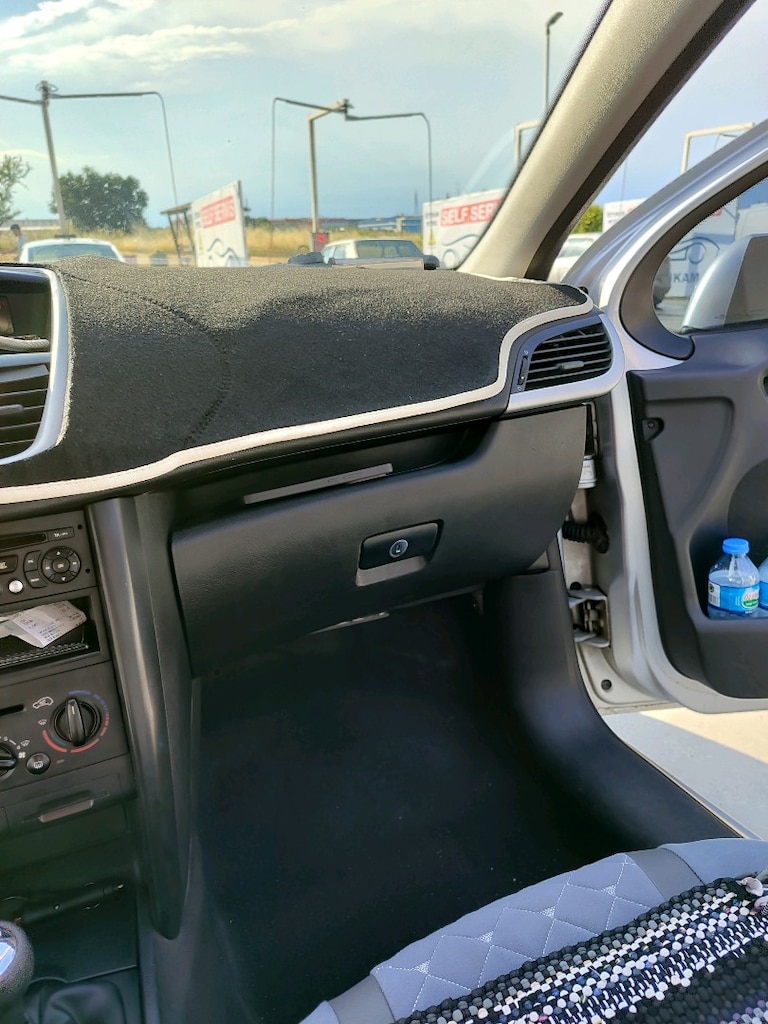 Peugeot 207 - 7