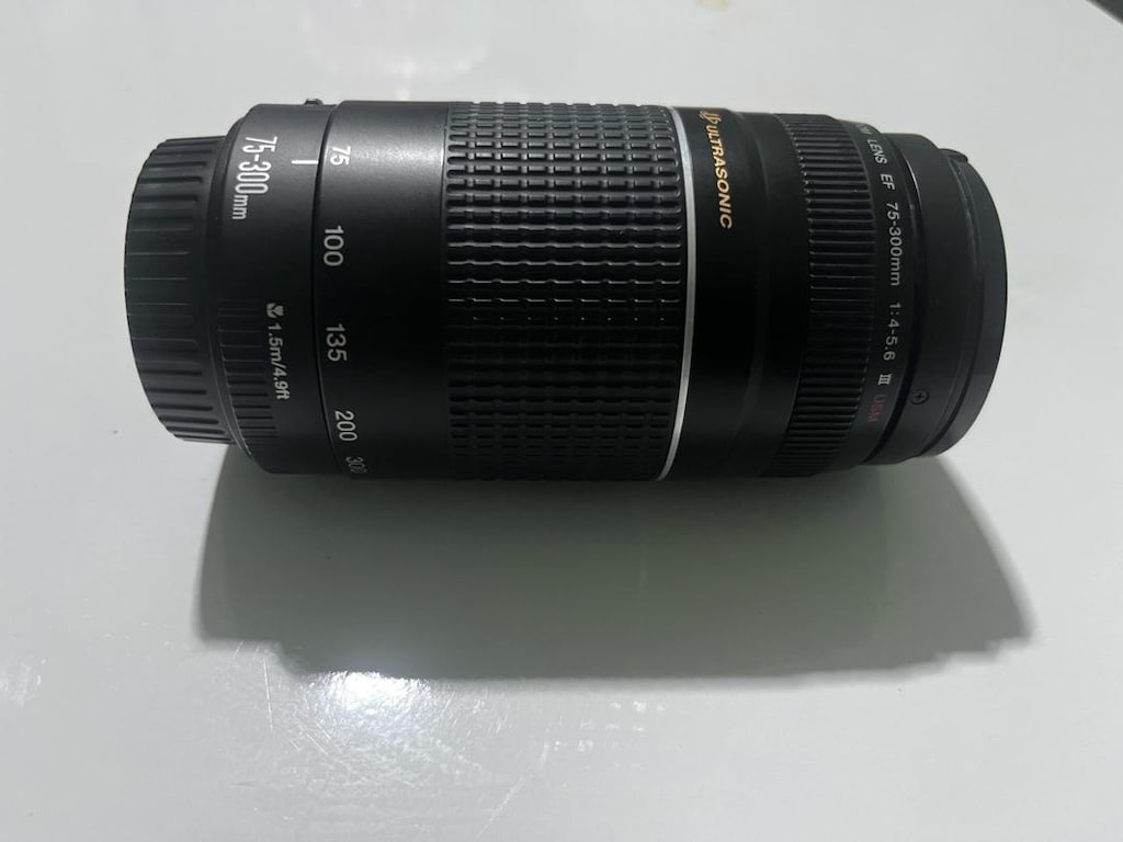 Canon EF 75-300mm f/4-5.6 III USM Temiz Sorunsuz