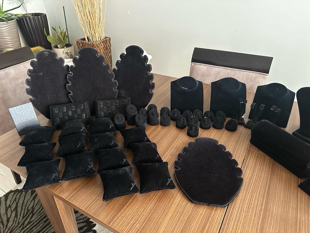 Kuyumcu / Takı Mağazası Vitrin Teşhir Ekipmanları – 144 Parça Komple S - 4