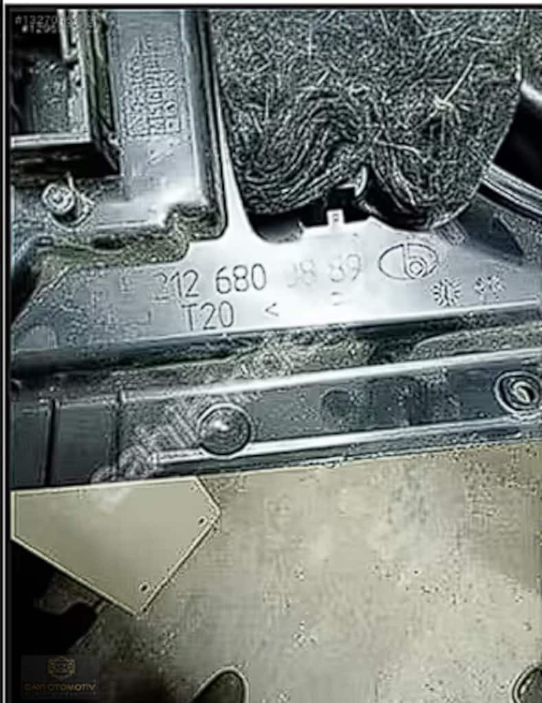W212 PANO ALTI PANEL KAPAĞI - 2