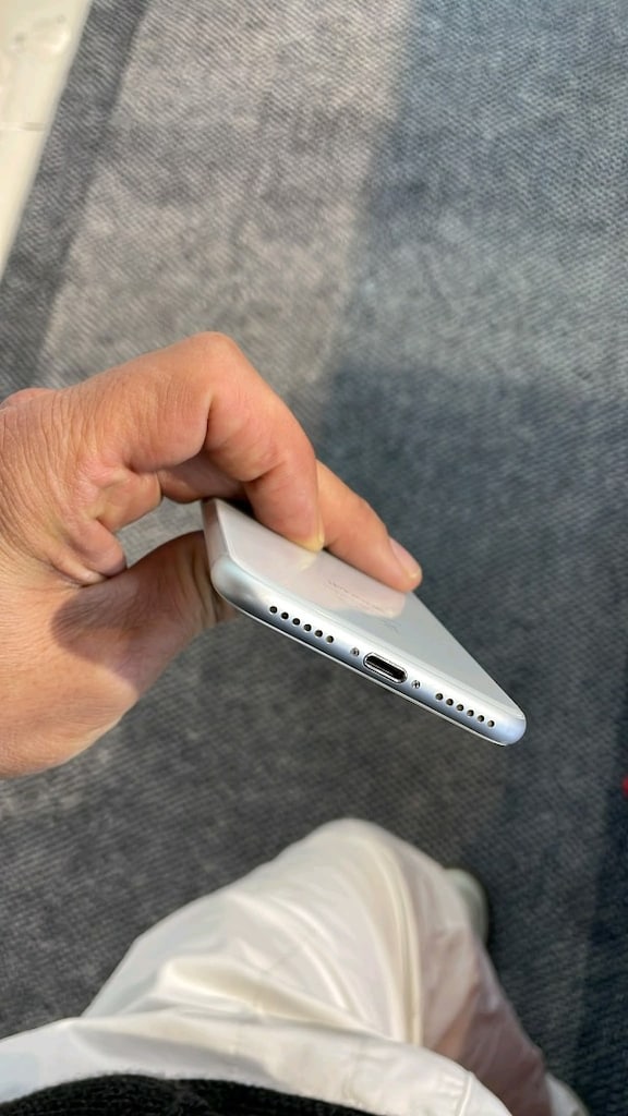 IPHONE 8 64 GB BEYAZ TR HATASIZ DAHA TEMİZİ YOKTUR - 3