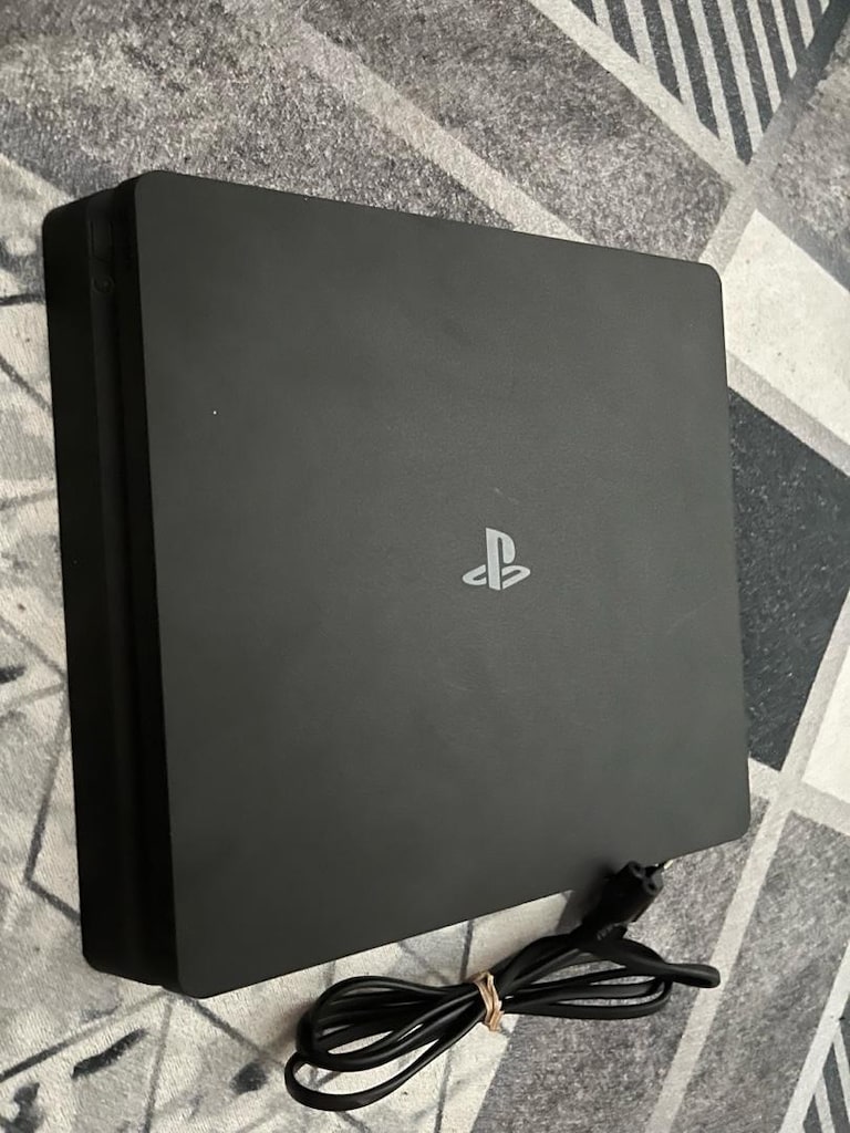 PS4 oyun konsolu - 4