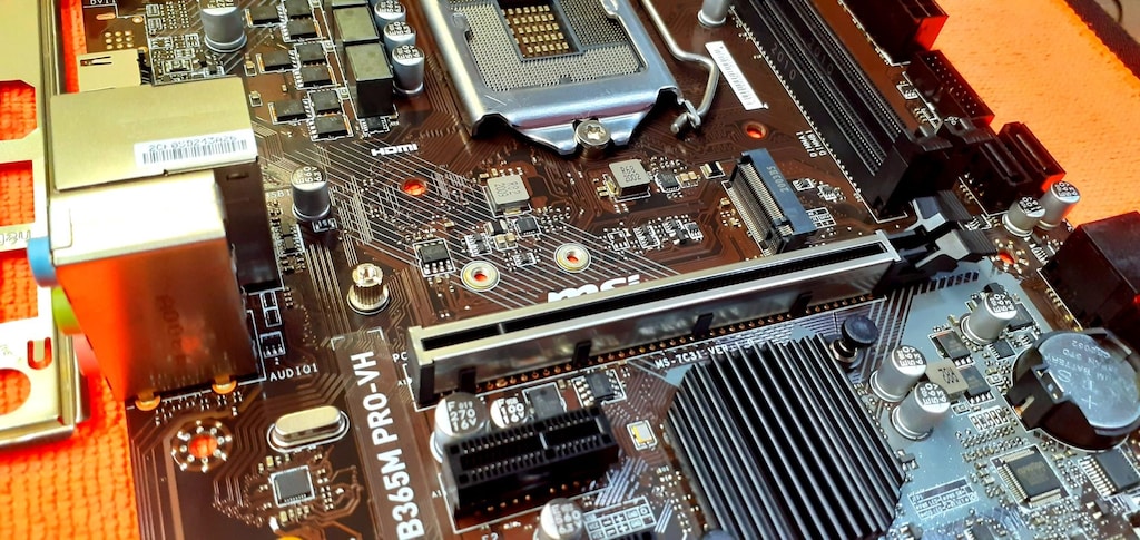 MSI B365M PRO-VH LGA 1151 Soket Anakart - 6