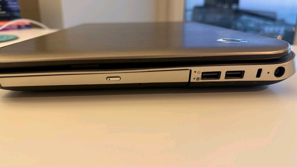 HP Pavilion dv6 | Core i3 | 6 GB RAM | 500 GB HDD | Radeon - 9