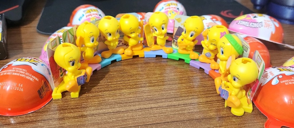 Kinder Joy Tweety Figürleri (Hediyeli)