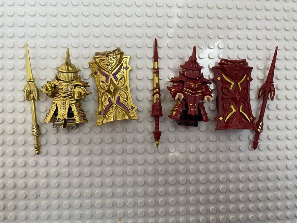 Lego Tower Knight altın minifigürü - 7
