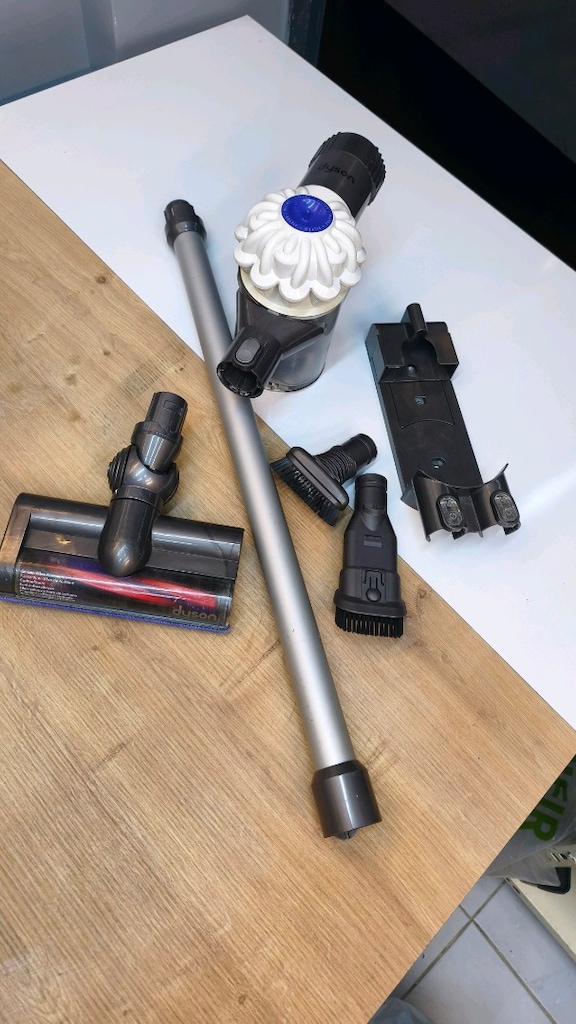 Dyson V6 Plus Şarjlı Süpürge Açıklamayı Okuyunuz - 11