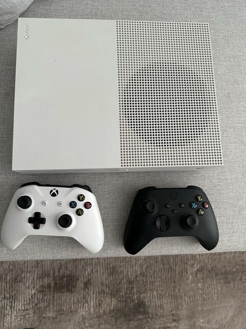 XBOX ONE S 1 TB