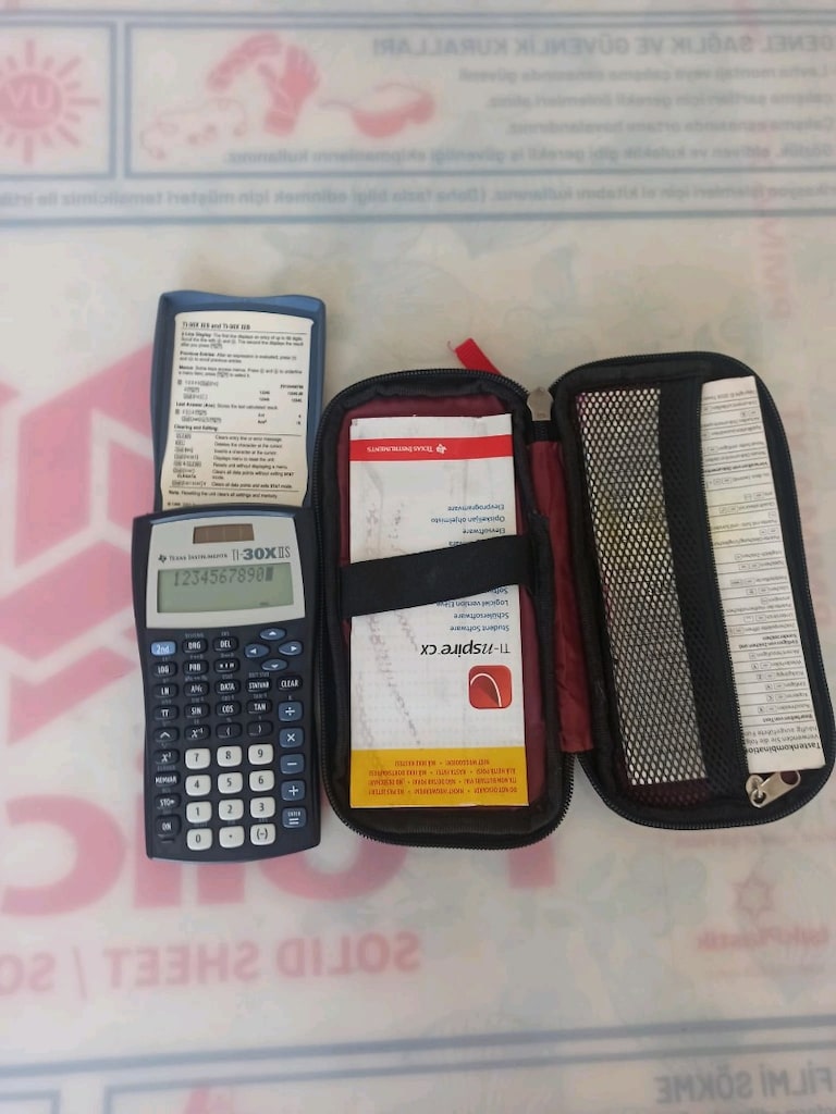Temiz Durumda Texas Instruments TI-30XIIS Bilimsel Hesap Makinesi - 3