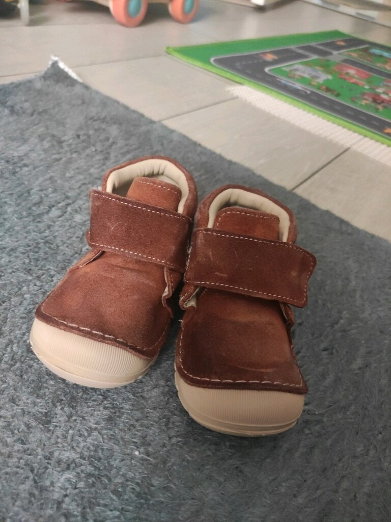 çiğit ilk adım ayakkabısı ve iki sandalet