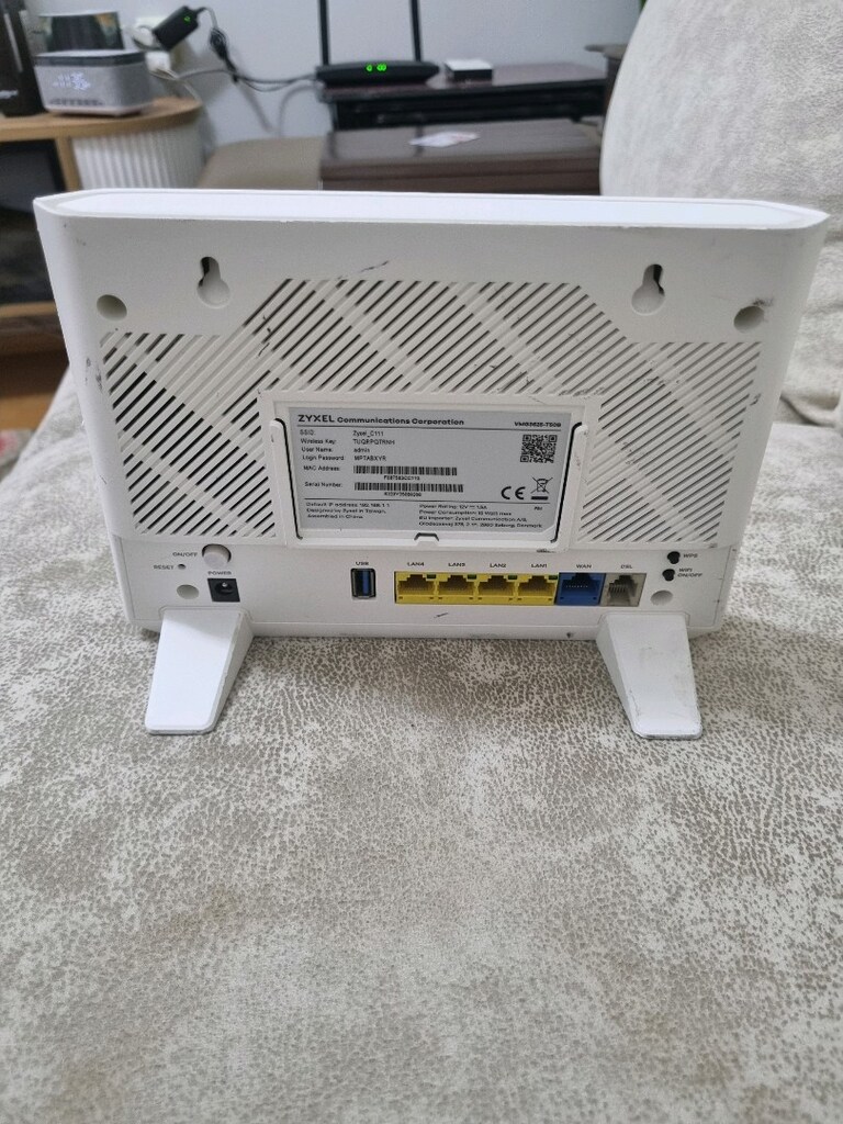 SATILIK ZYXEL VDSLKABLOSUZ MODEM 2.4 VE 5 GHZ YENİ NESİL MODEMDİR - 2