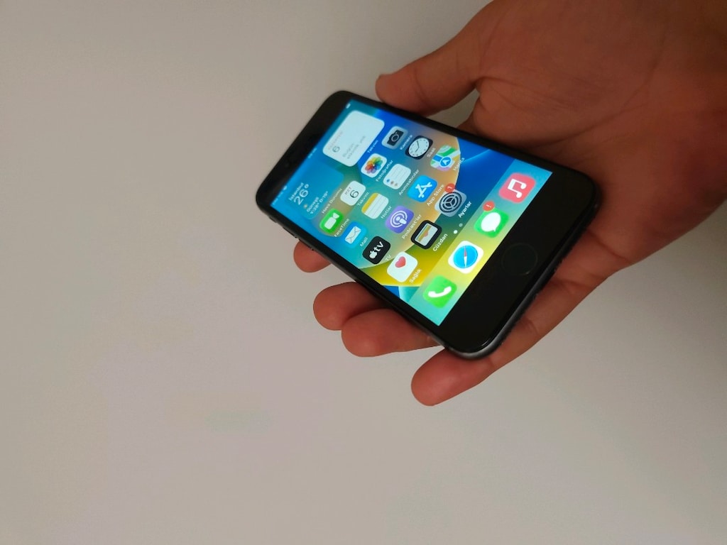 İPHONE SE 2 NESİL 128 GB TR CİHAZI - 4