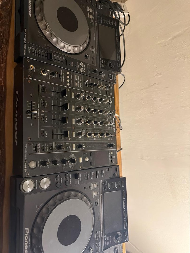 Pioneer DJ Mikser - 2