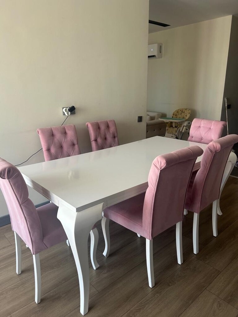 Kapitone Pembe Kadife & Parlak Beyaz Yemek Masası Seti - 2