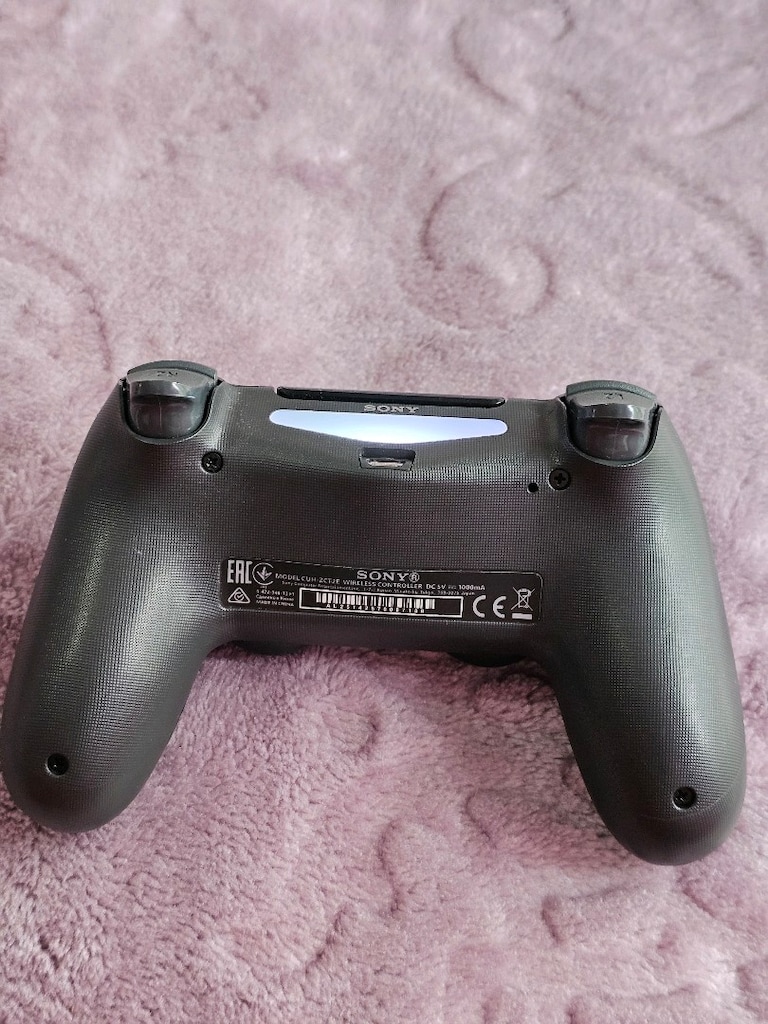 PlayStation 4 Oyun Kolu (TAKASA AÇIK) - 3