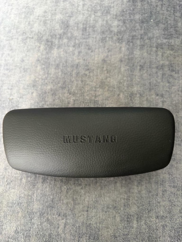 mustang güneş gözlüğü orjinal sıfır hiç kullanılmadı