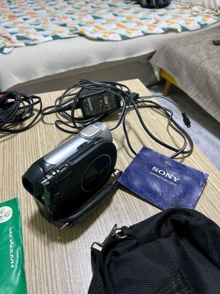 SONY DCR DVD 106 E - 7