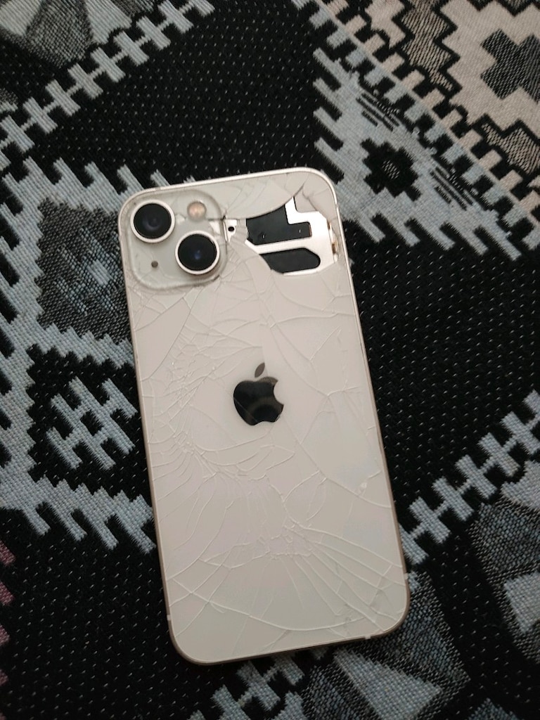 iPhone 13 - 2