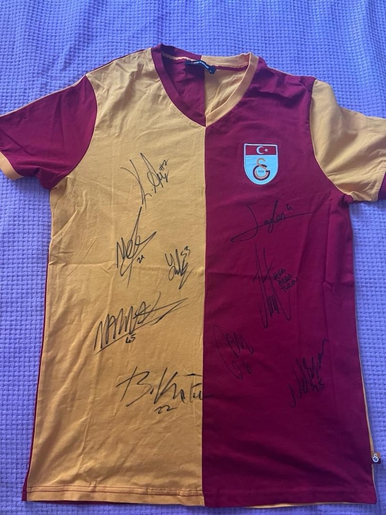 Orjinal imzalı Orjinal Metin Oktay forması