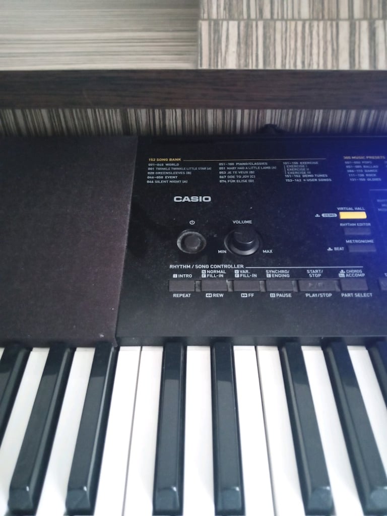 hiç kullanılmamış casio CTK-4400 - 5