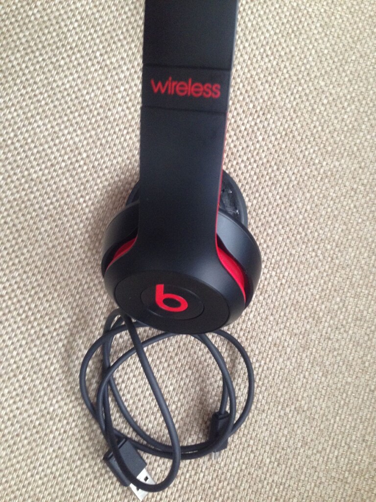 BEATS SOLO 3 WİRELESS KULAK ÜSTÜ KULAKLIK SÜNGERLERİ YOKTUR — görsel 5/7