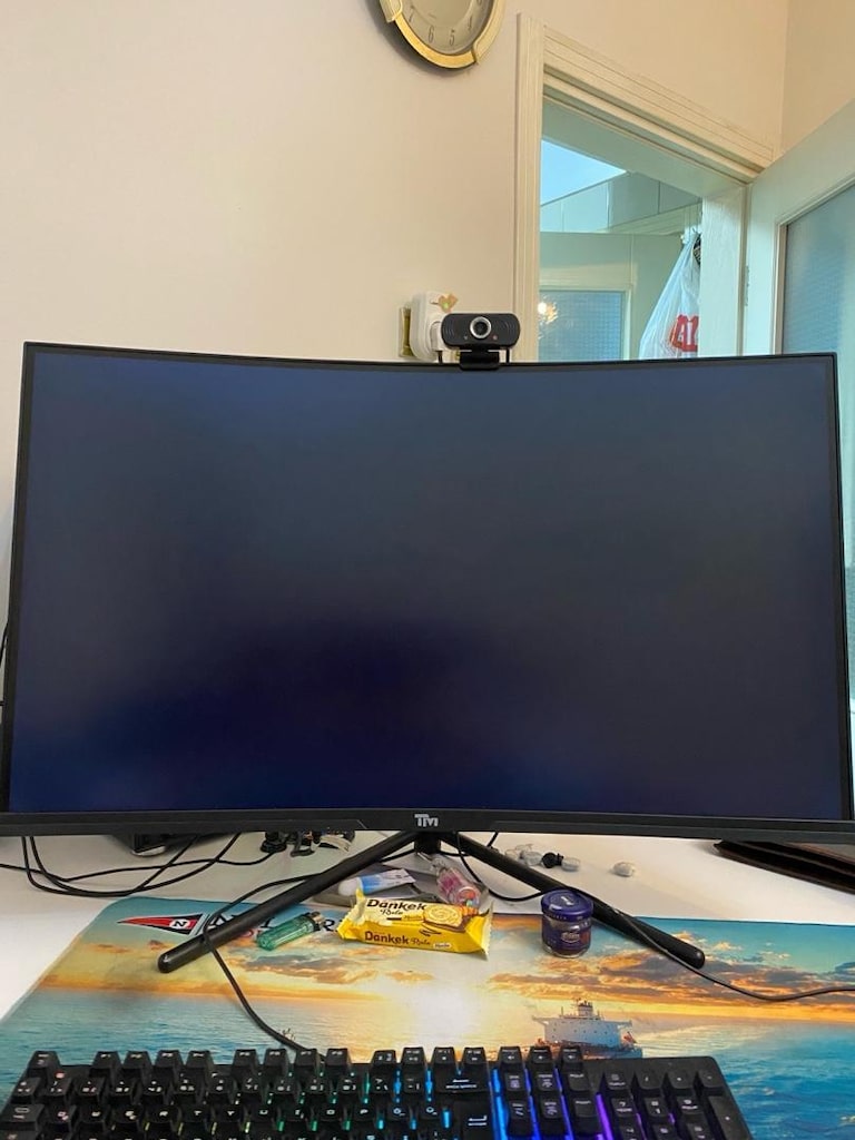 Twisted Minds 32 inc Curved 180hz Gaming Oyuncu Monitor - 12