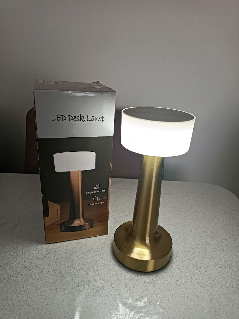 Modern Altın LED Masa Lambası - 4