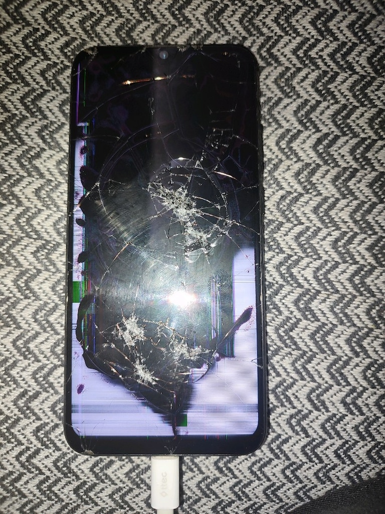 general Mobile GM20 pro Kırık Ekranlı