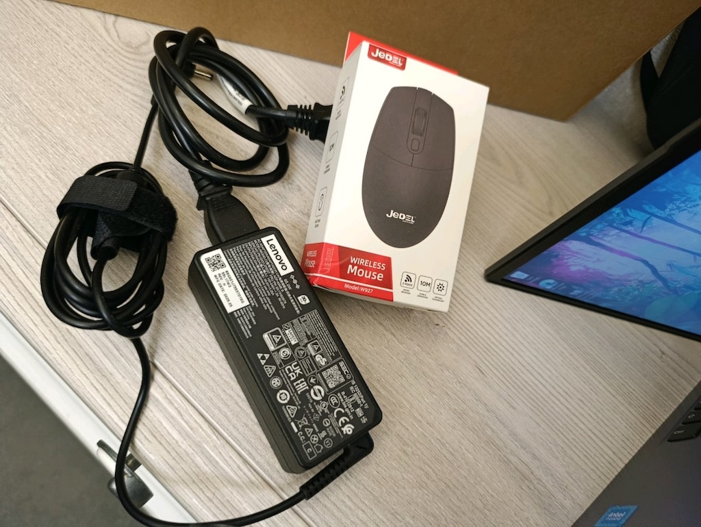 Garantili Lenovo Laptop / 4GB RAM / 128GB SSD / Fare ve Çantalı Açı - 6