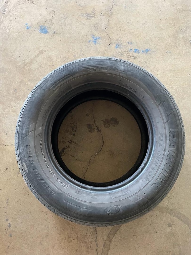 Pirelli 235 65 16C - 2