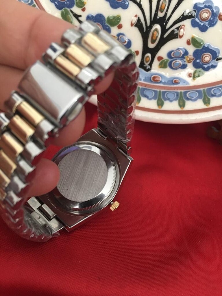 Rolex Oyster Perpetual: Şıklık ve İşlevsellik Bir Arada - 9