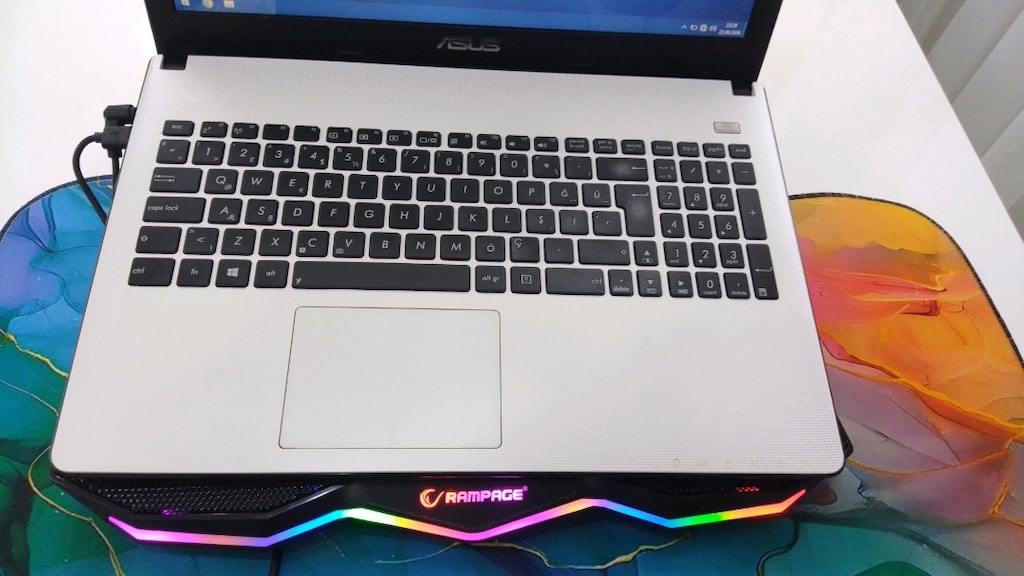 i3 2.nesil 4 GB ram 500 hhd Asus laptop Notebokk - 2