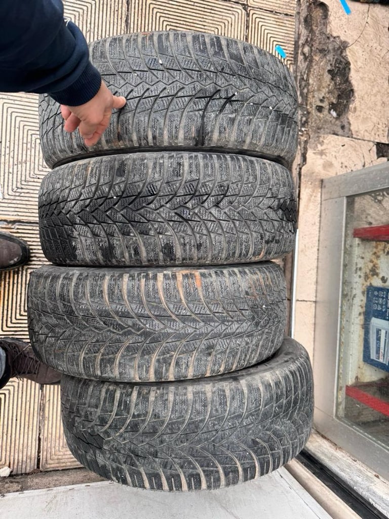 195/55/16 Lassa kış lastikleri 4 adet - 2