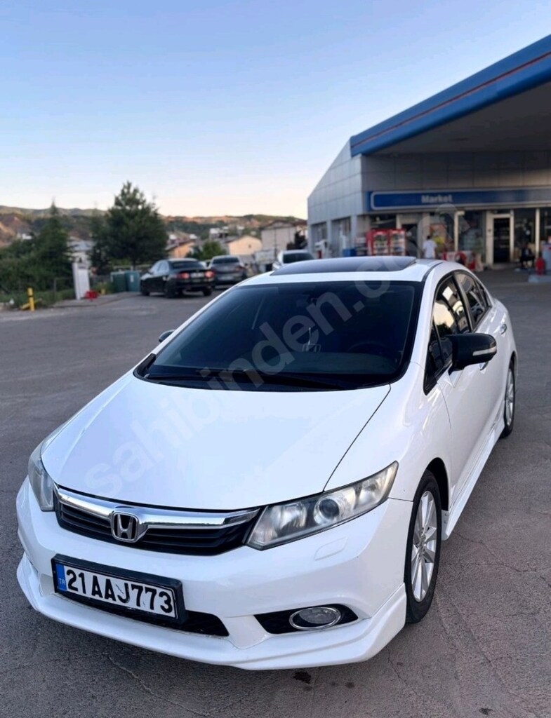 HONDA CİVİC - 12
