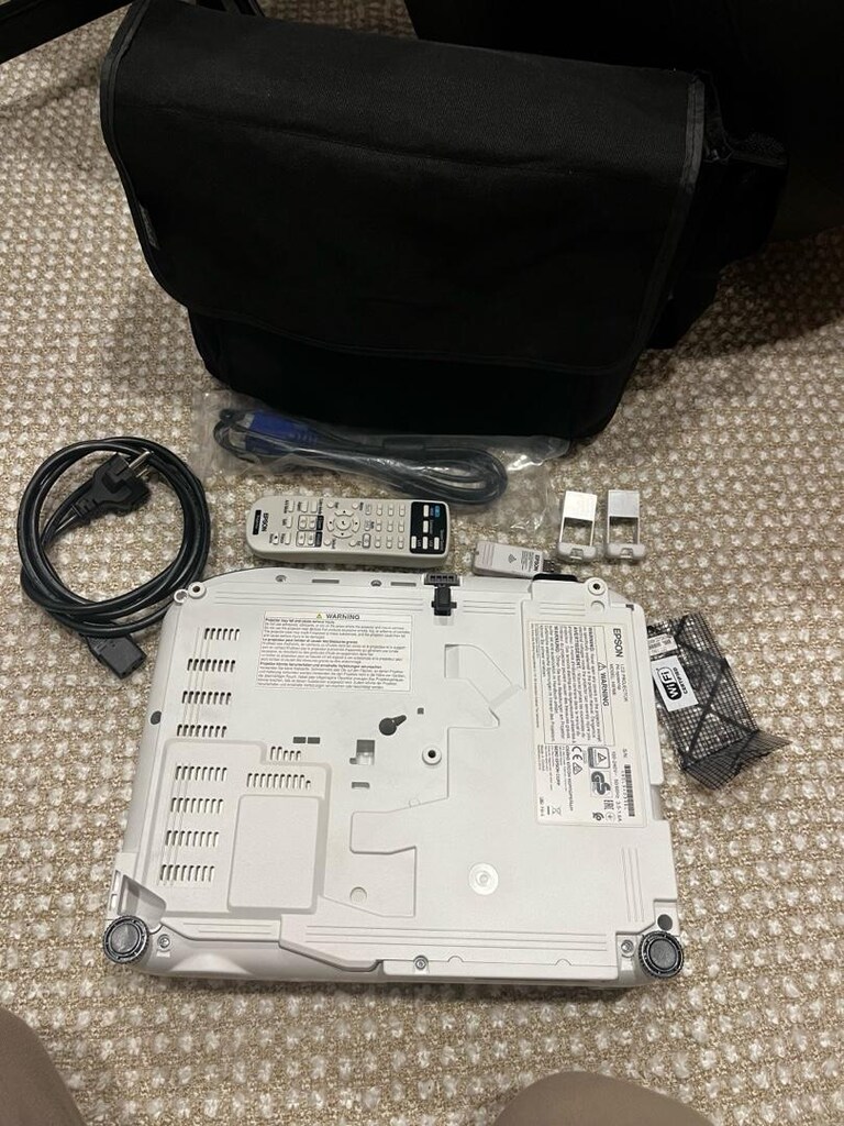 Epson EB-X51 Projektör - Az Kullanılmış, Taşıma Çantası - 6