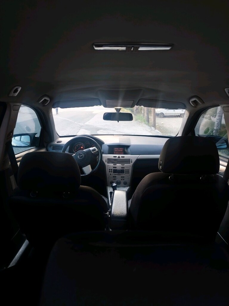 Opel Astra H kasa SW - 11