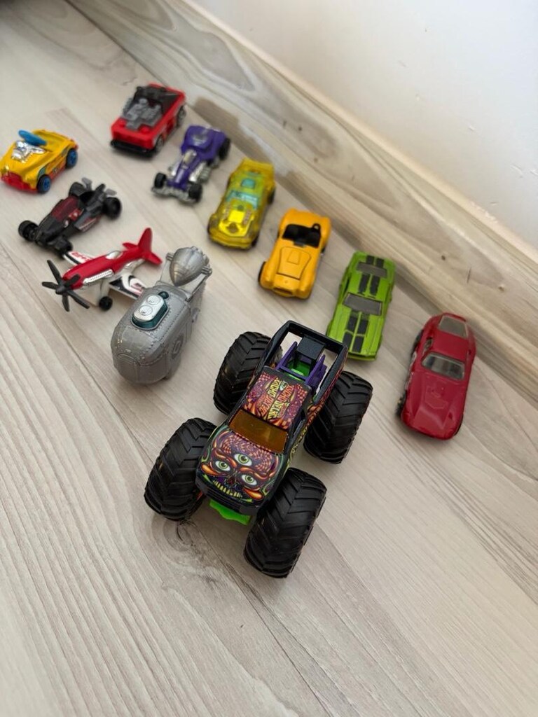 SAHİBİNDEN SATILIK 51 ADET HOT WHEELS OYUNCAK ARABALAR - 13