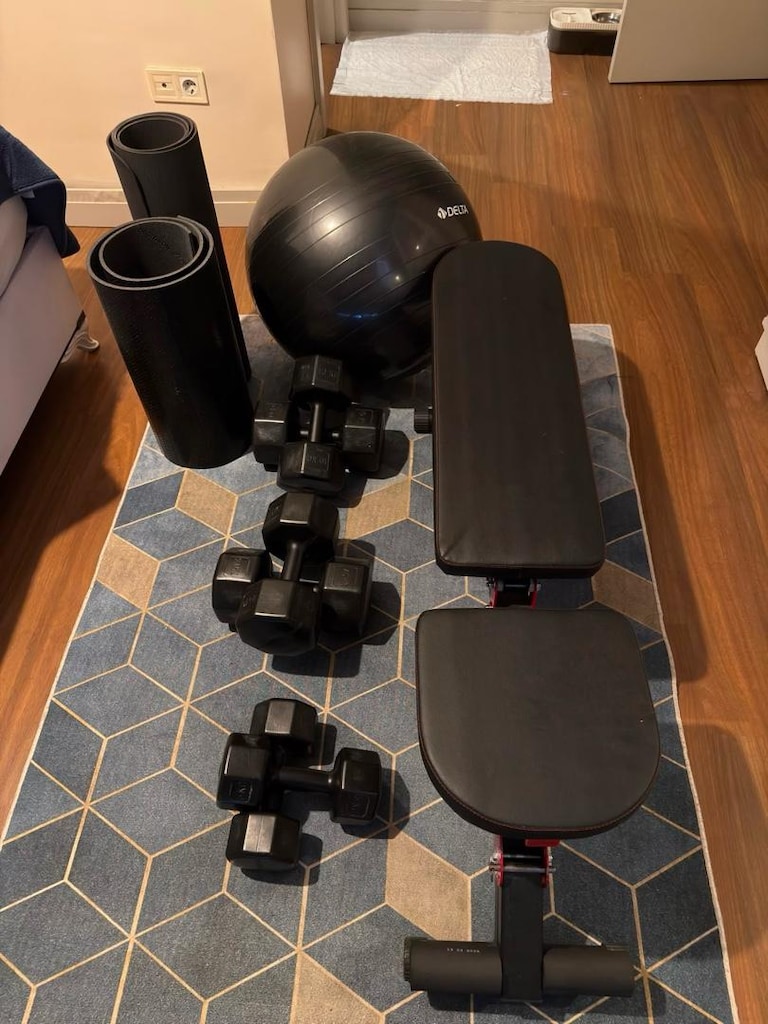 Home Gym Equipment Bundle Includes - 7