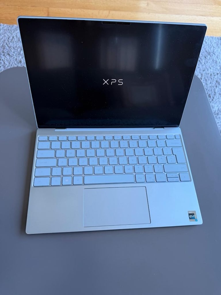 Dell XPS 9315 12 th Gen Intel (R) Core(TM) İ7 - 3