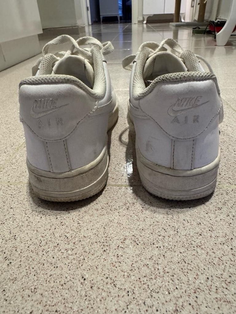 Nike Air Force 1 Beyaz Kadın Sneaker – 38 Numara, Çok Az Giyildi - 3