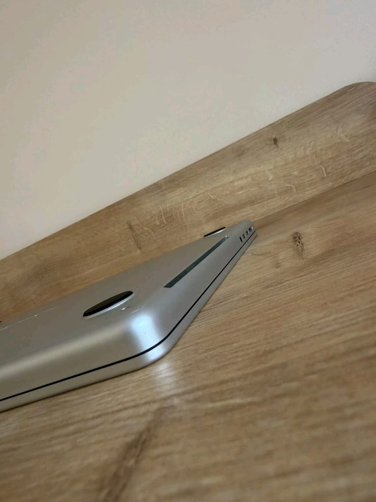 MacBook pro m4 2TB SSD 24 GB RAM 14 İNCH EKRAN - 7